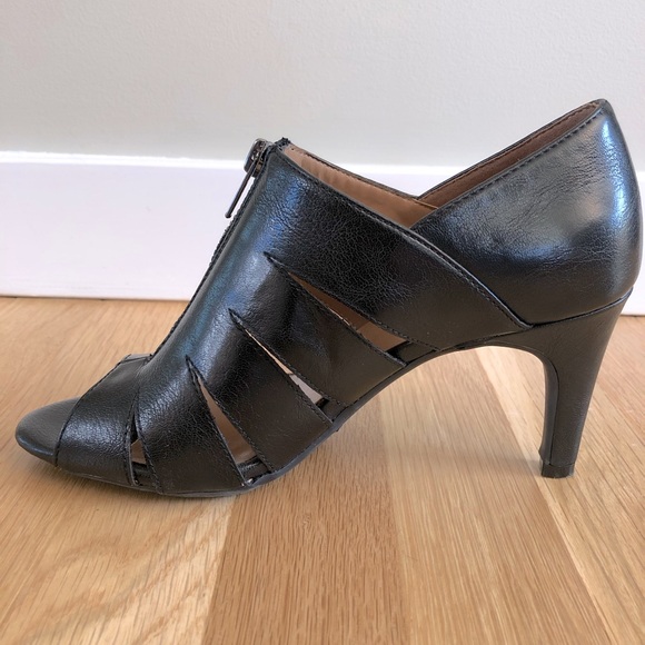 Ladies Aerosoles Zippered Pumps - Size 7 1/2 M - Picture 7 of 11